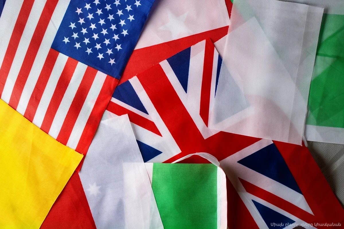 На сайте «Евровидения» вопреки запретам выставили на продажу символику двух стран